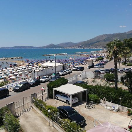 Hotel Tirreno Formia Esterno foto