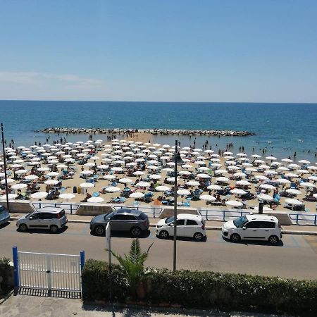 Hotel Tirreno Formia Esterno foto