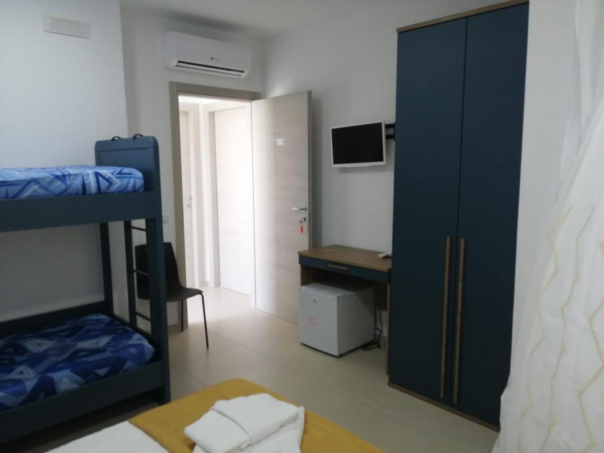 Hotel Tirreno Formia Esterno foto