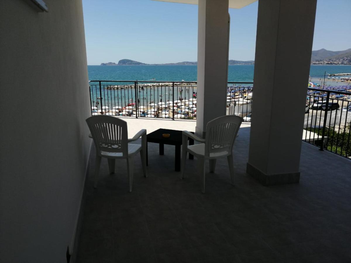 Hotel Tirreno Formia Esterno foto