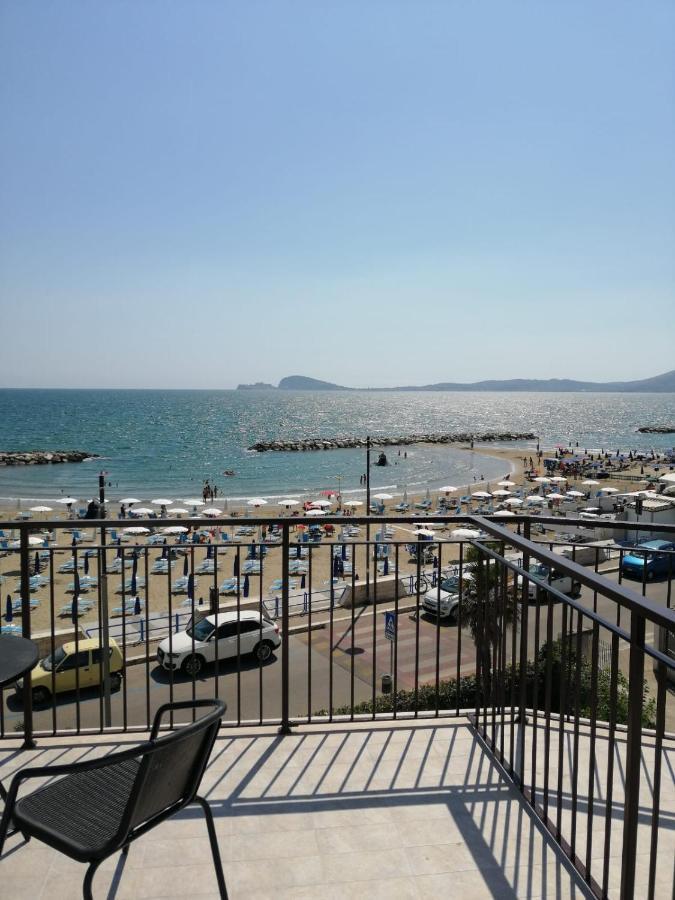 Hotel Tirreno Formia Esterno foto