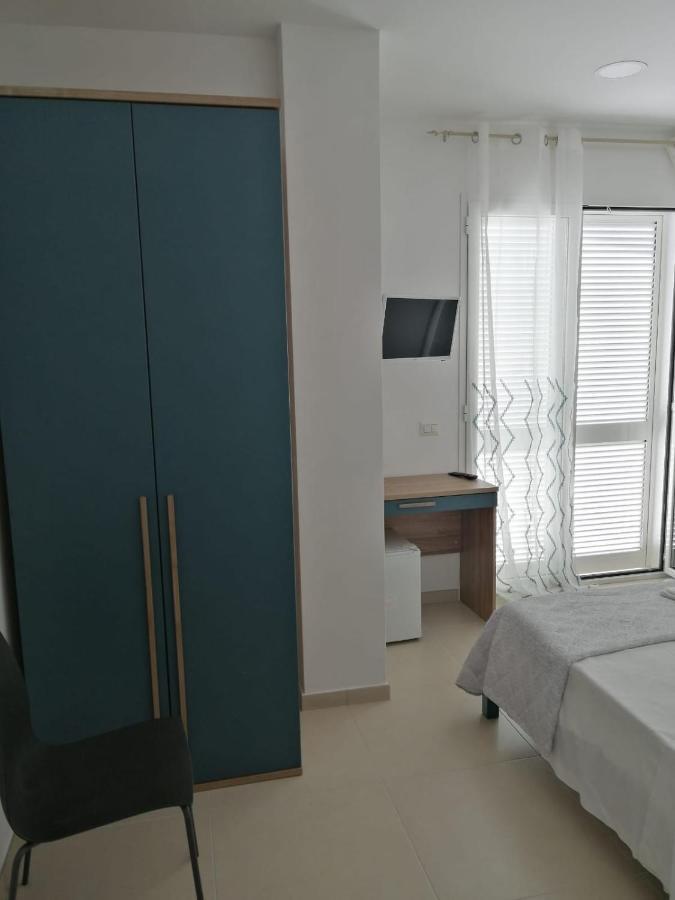 Hotel Tirreno Formia Esterno foto
