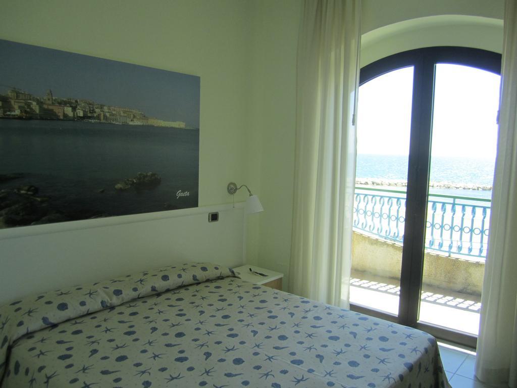 Hotel Tirreno Formia Camera foto