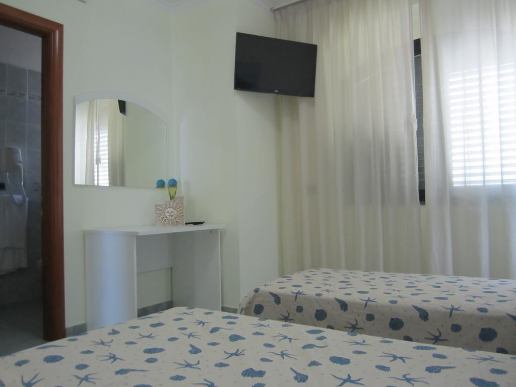 Hotel Tirreno Formia Camera foto