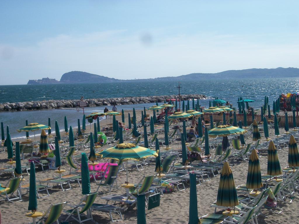 Hotel Tirreno Formia Esterno foto