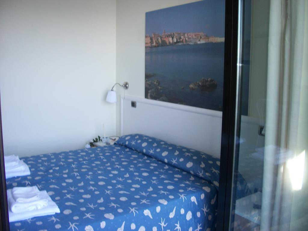 Hotel Tirreno Formia Camera foto
