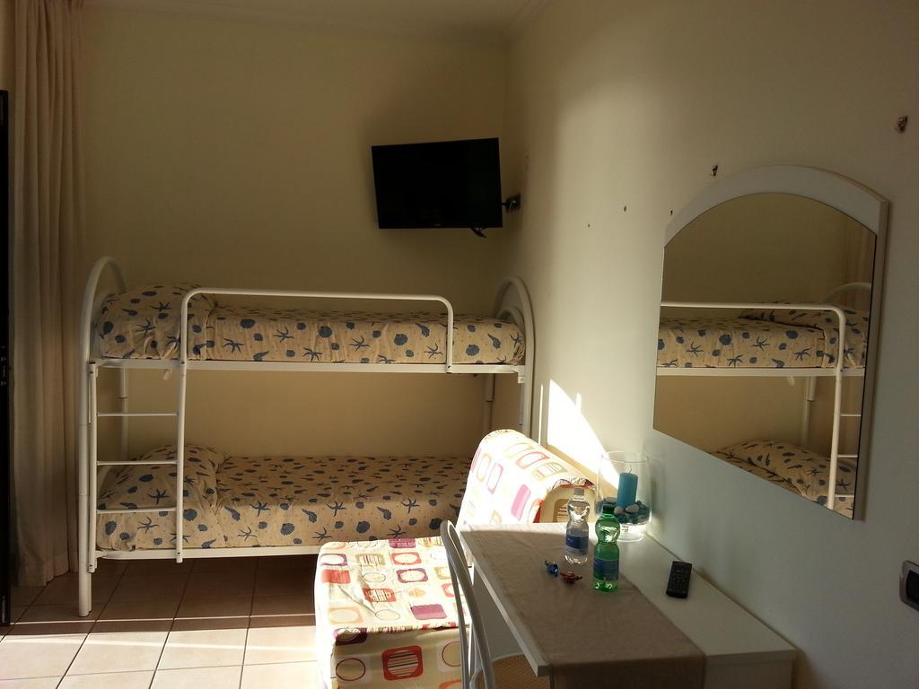 Hotel Tirreno Formia Camera foto
