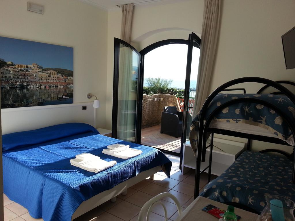 Hotel Tirreno Formia Camera foto
