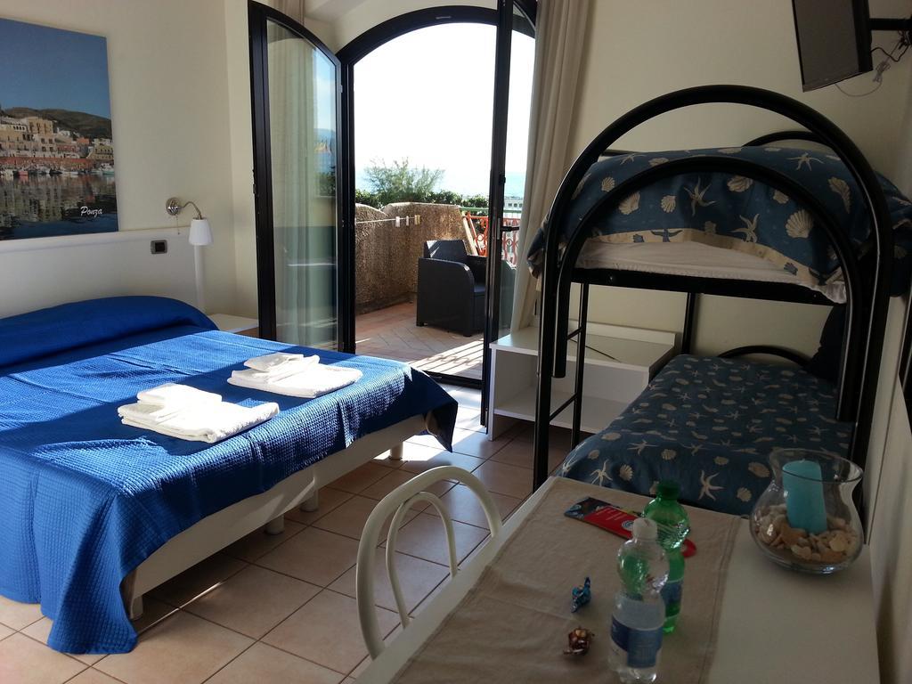 Hotel Tirreno Formia Camera foto