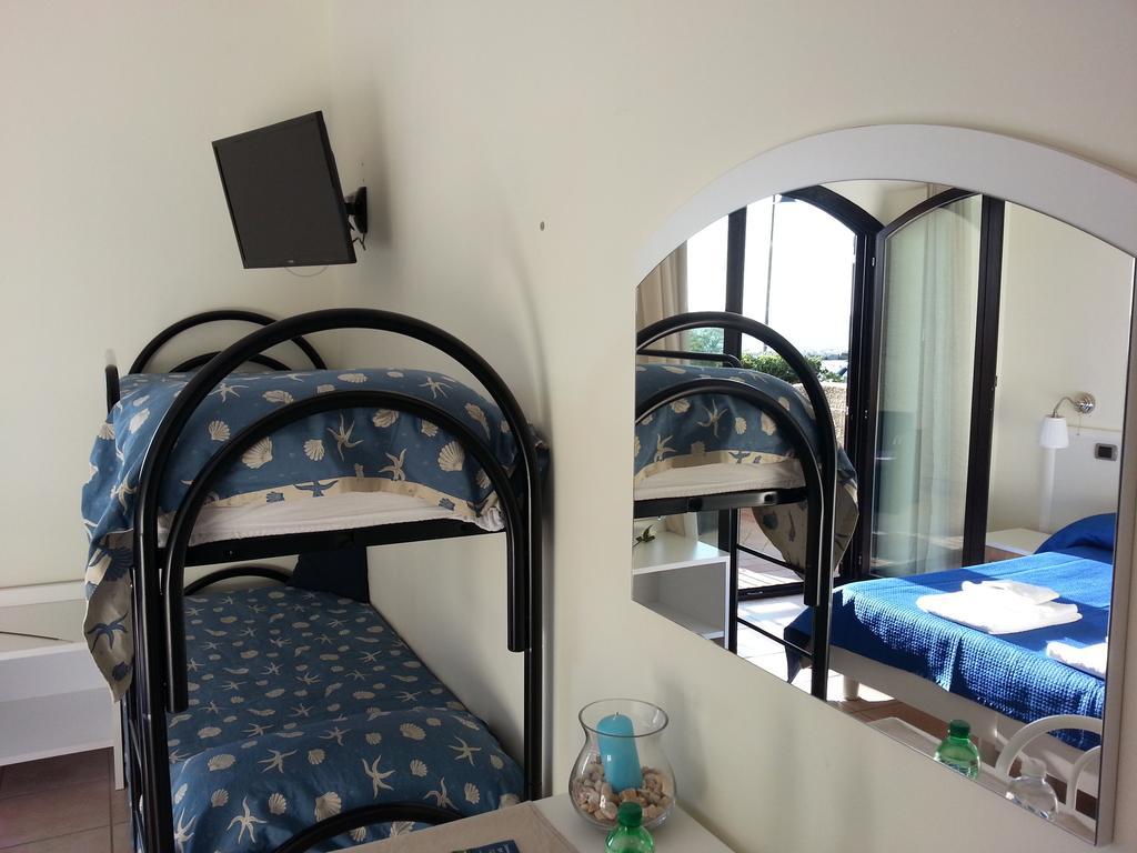 Hotel Tirreno Formia Camera foto