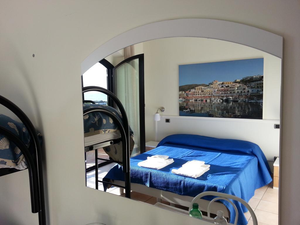 Hotel Tirreno Formia Camera foto