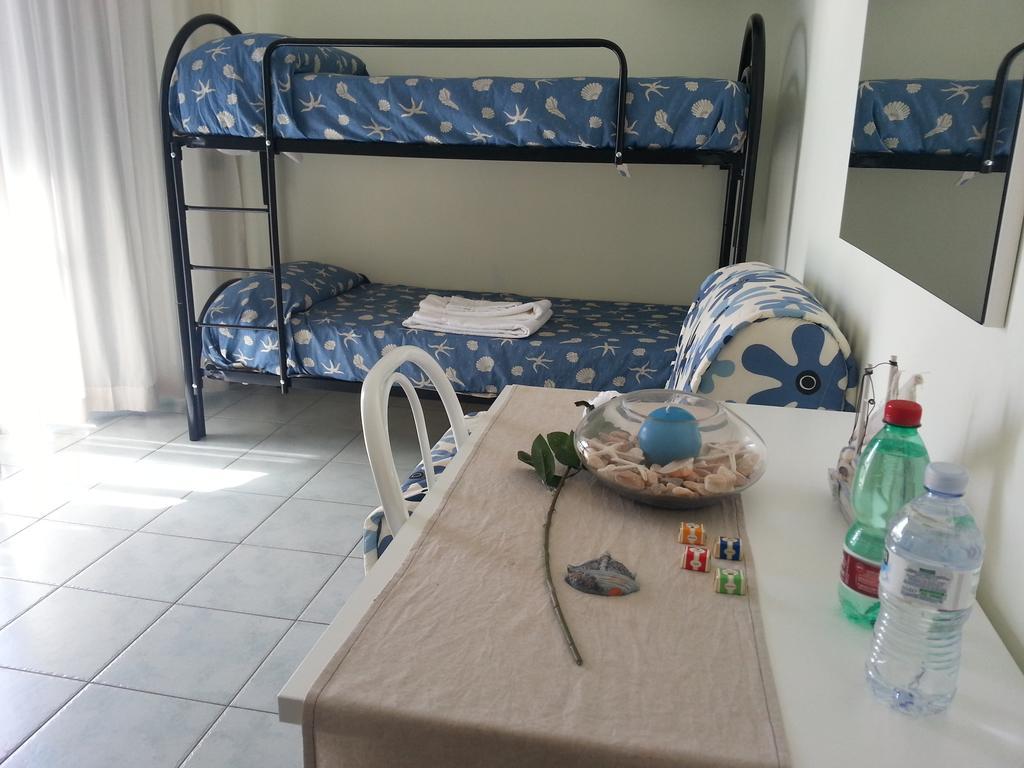 Hotel Tirreno Formia Esterno foto